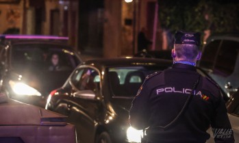 La Polic&iacute;a Nacional salva la vida de un hombre en las v&iacute;as del tren