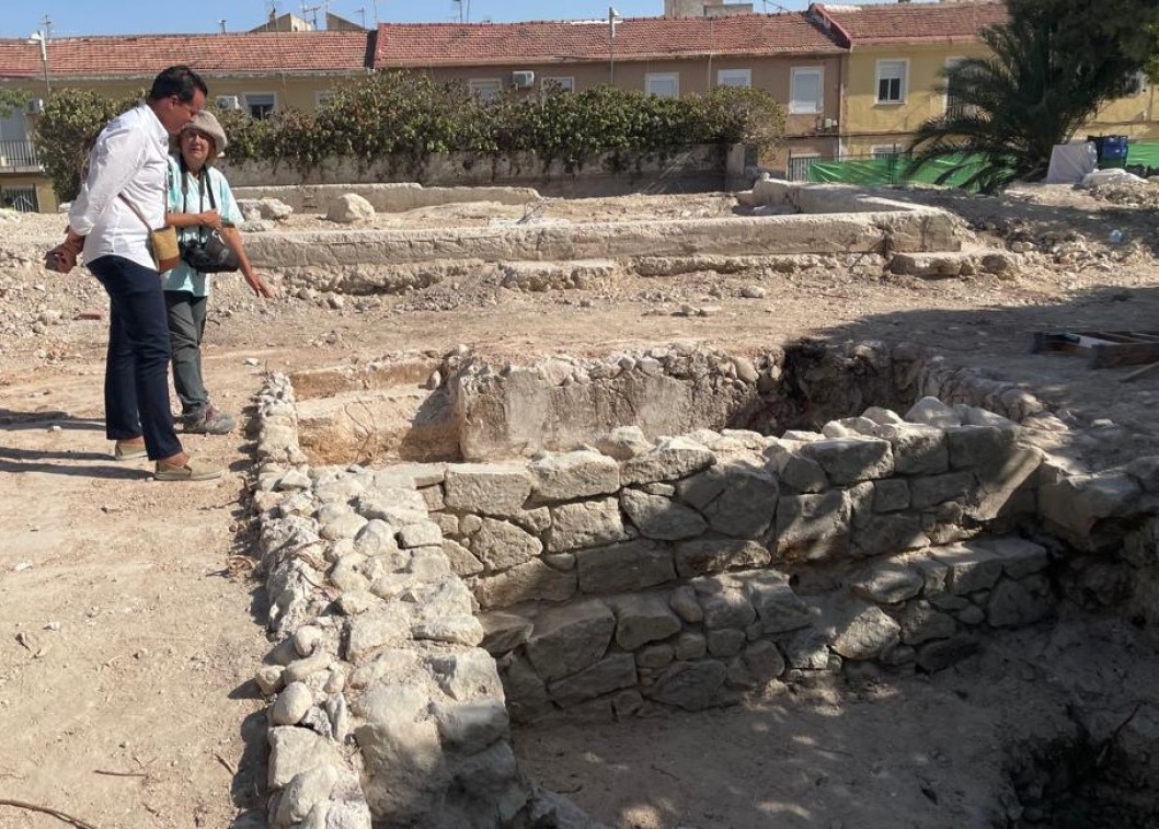 Descubierta la cripta del antiguo convento en el que podría estar el Conde de Elda Descubierta la cripta del antiguo convento en el que podría estar el Conde de Elda