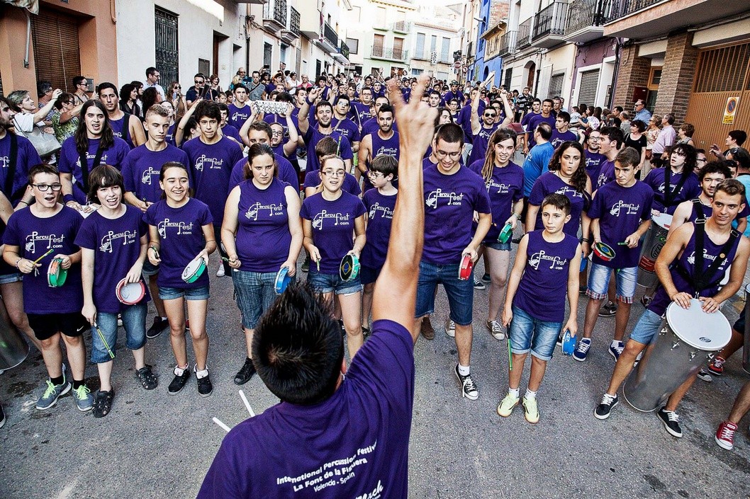 Dos músicos de Elda organizan una jornada para aprender batucada que acabará con un macrodesfile Dos músicos de Elda organizan una jornada para aprender batucada que acabará con un macrodesfile