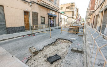 La calle Navarra tendr&aacute; nuevos imbornales para evitar la acumulaci&oacute;n de las aguas pluviales