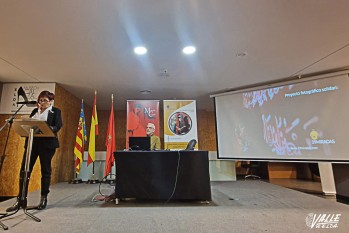 Elia Barcel&oacute; clausur&oacute; la exposici&oacute;n &ldquo;29 miradas&rdquo; pidiendo que no se endulce el dolor de las mujeres
