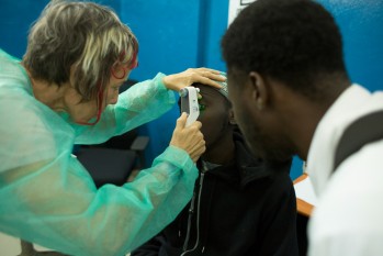 Alrededor de 200 personas operadas de cataratas en Gambia gracias a ACCI Elda