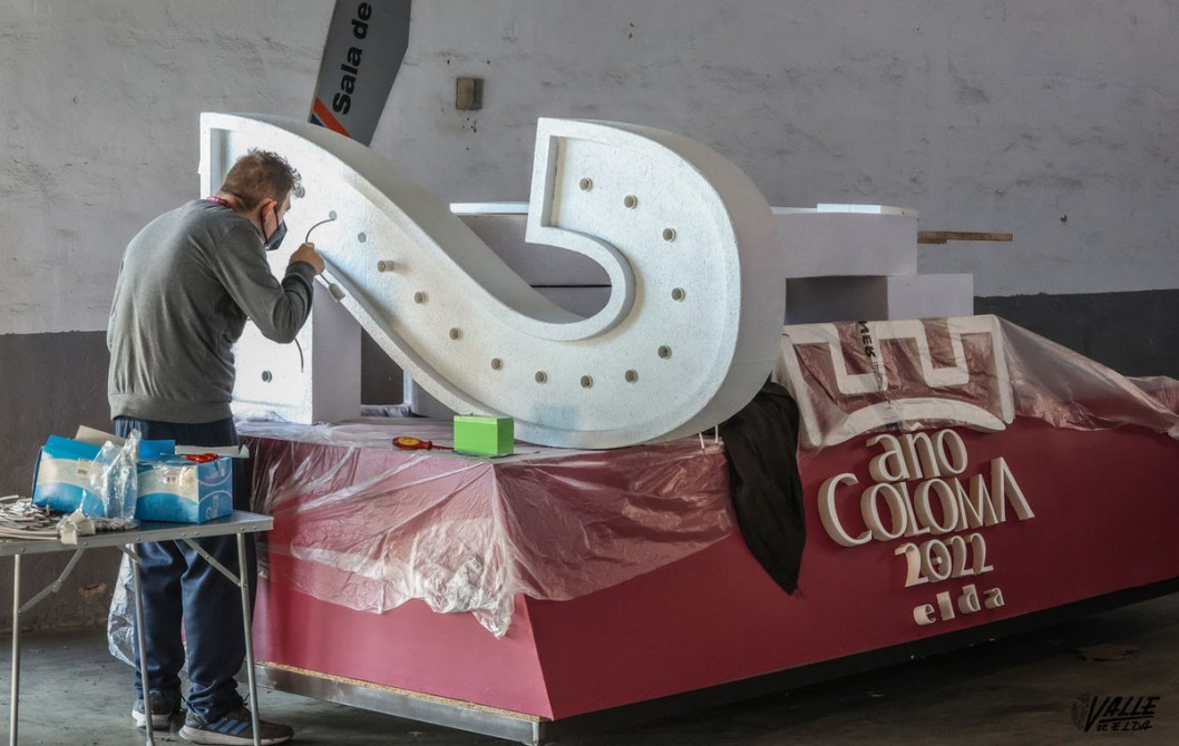 La Cabalgata de Reyes de Elda contará con 600 personas y se repartirán dos toneladas de caramelos La Cabalgata de Reyes de Elda contará con 600 personas y se repartirán dos toneladas de caramelos