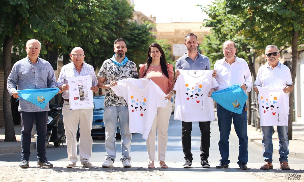 El artista eldense Salvador Lázaro diseña la camiseta para "Correr la traca" El artista eldense Salvador Lázaro diseña la camiseta para "Correr la traca"