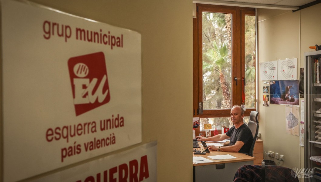 Esquerra Unida Petrer critica que el gobierno gaste 52.000 euros en el concierto de Carlos Baute Esquerra Unida Petrer critica que el gobierno gaste 52.000 euros en el concierto de Carlos Baute