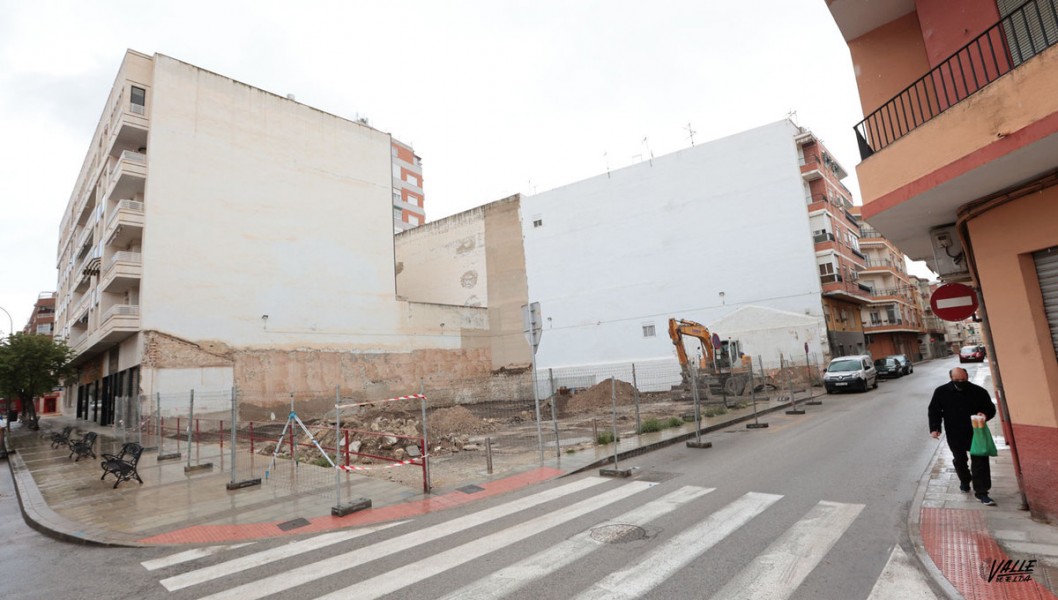 Acondicionan el aparcamiento de la calle Aragón Acondicionan el aparcamiento de la calle Aragón