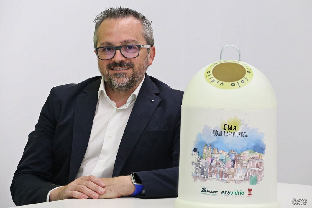 Roberto Fuentes, responsable de Ecovidrio: "En Elda se reciclan 10 kilos menos por habitante que en el resto de España" Roberto Fuentes, responsable de Ecovidrio: "En Elda se reciclan 10 kilos menos por habitante que en el resto de España"