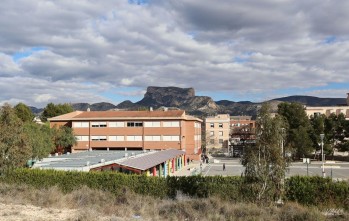 Los colegios Virgen de la Salud de Elda y Santo Domingo Savio de Petrer votan "s&iacute;" a la jornada continua