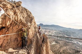 Las v&iacute;as ferratas de Bol&oacute;n promocionan el deporte de monta&ntilde;a con unas vistas espectaculares