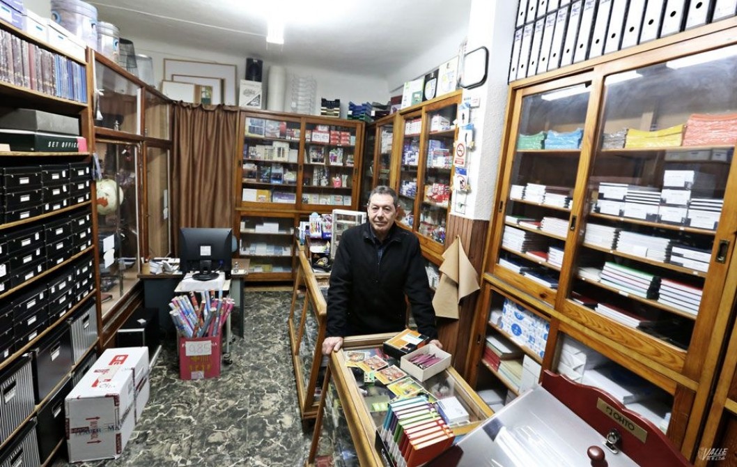 Papelería Higueruela, un negocio tradicional que se distingue por ofrecer un servicio rápido y personal Papelería Higueruela, un negocio tradicional que se distingue por ofrecer un servicio rápido y personal