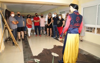 Los Moros Fronterizos presentan su nuevo traje oficial femenino