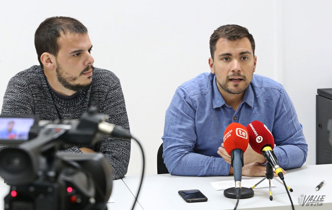 Exigen a Alfaro que cumpla con su promesa y permita hablar a los eldenses en los plenos municipales Exigen a Alfaro que cumpla con su promesa y permita hablar a los eldenses en los plenos municipales
