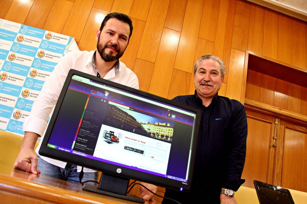 El Ayuntamiento edita la guía turística TurElda con toda la información local e imágenes de los puntos de interés El Ayuntamiento edita la guía turística TurElda con toda la información local e imágenes de los puntos de interés
