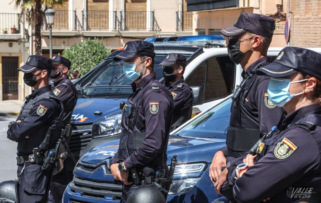 Detienen en Petrer a un varón muy violento que realizó un robo con la técnica del “mataleón” Detienen en Petrer a un varón muy violento que realizó un robo con la técnica del “mataleón”