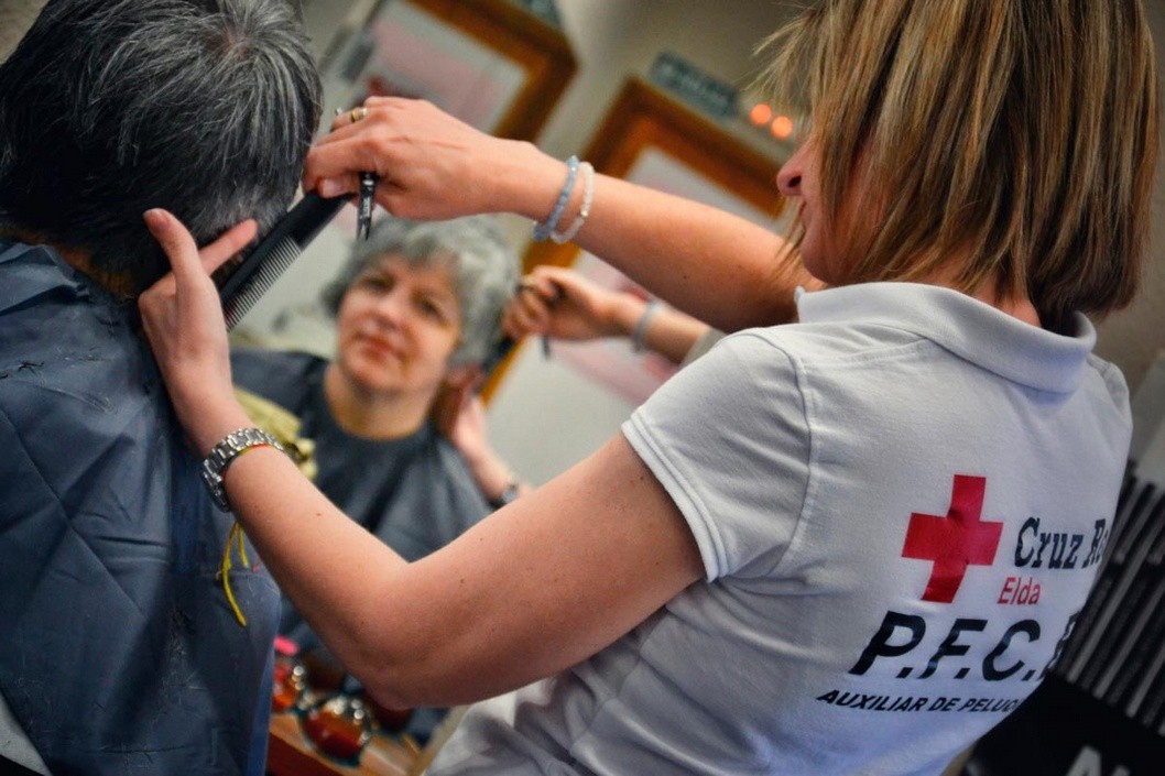 Comienzan los cursos de Cruz Roja de Elda de celador y peluquería Comienzan los cursos de Cruz Roja de Elda de celador y peluquería