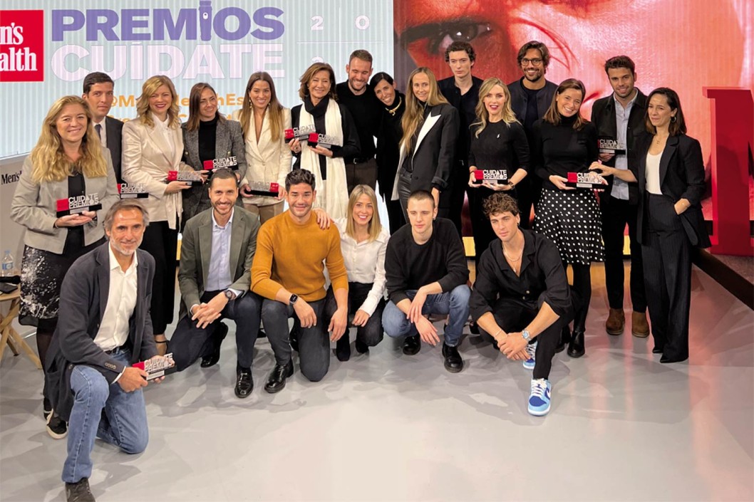 Irene Esteve recibe el premio Cuídate Men’s Health 2022 al Mejor Diseño de Sonrisa Irene Esteve recibe el premio Cuídate Men’s Health 2022 al Mejor Diseño de Sonrisa