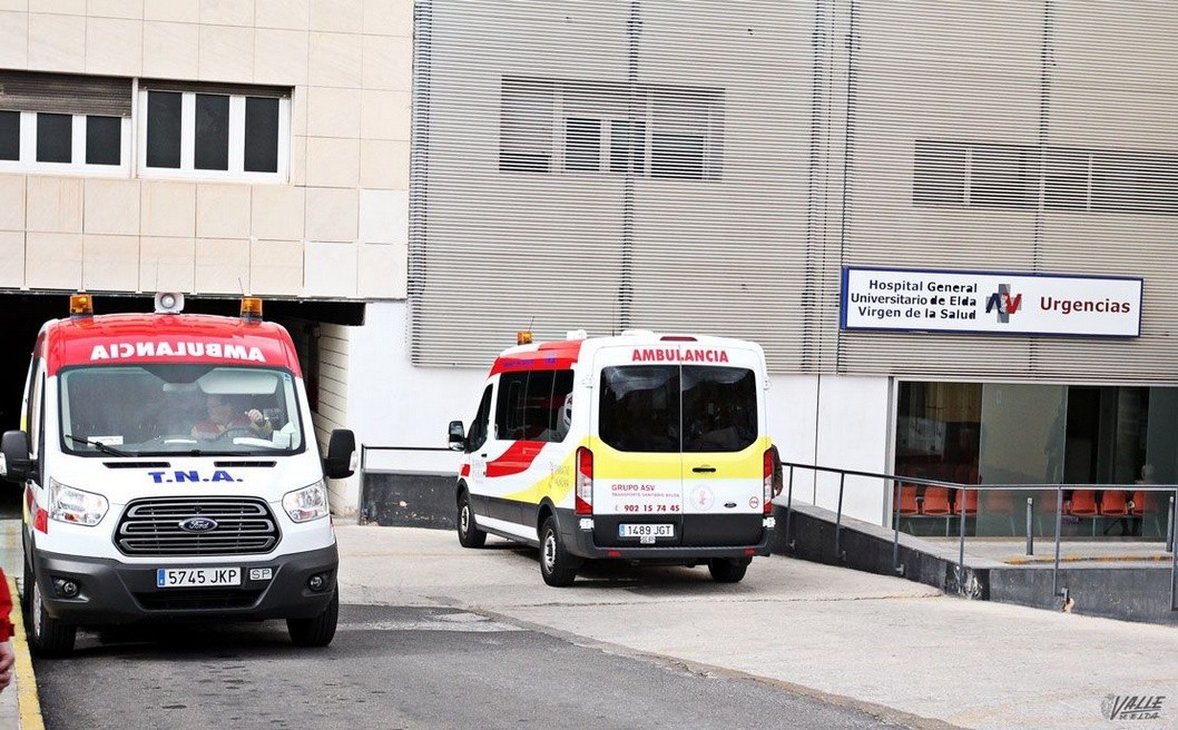 Una mujer da a luz en su coche mientras acudía al Hospital Una mujer da a luz en su coche mientras acudía al Hospital