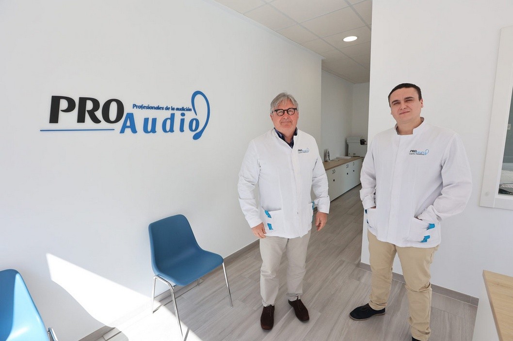 Eric Rivera, gerente de ProAudio Centros Auditivos: “En ProAudio Centros Auditivos ofrecemos audífonos con cinco años de garantía” Eric Rivera, gerente de ProAudio Centros Auditivos: “En ProAudio Centros Auditivos ofrecemos audífonos con cinco años de garantía”