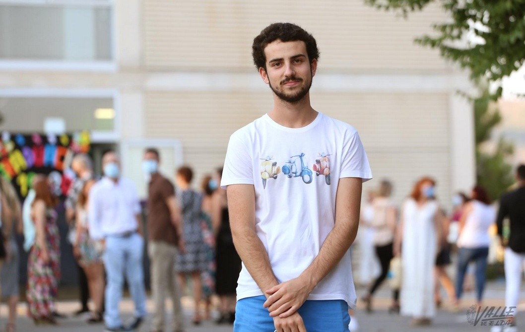 El eldense Abel Doñate consigue la medalla de oro en las Olimpiadas Nacionales de Física El eldense Abel Doñate consigue la medalla de oro en las Olimpiadas Nacionales de Física