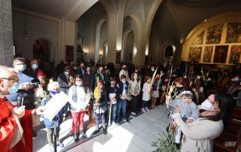 Elda celebra su Domingo de Ramos m&aacute;s recogido