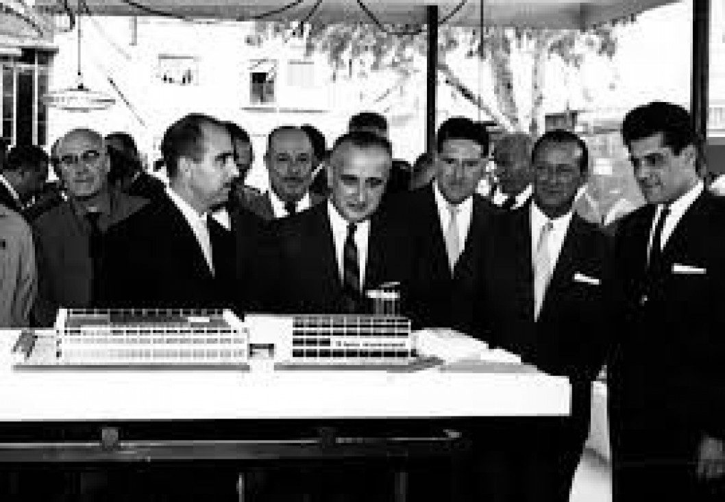 De la improvisación y la precariedad al nuevo palacio ferial De la improvisación y la precariedad al nuevo palacio ferial