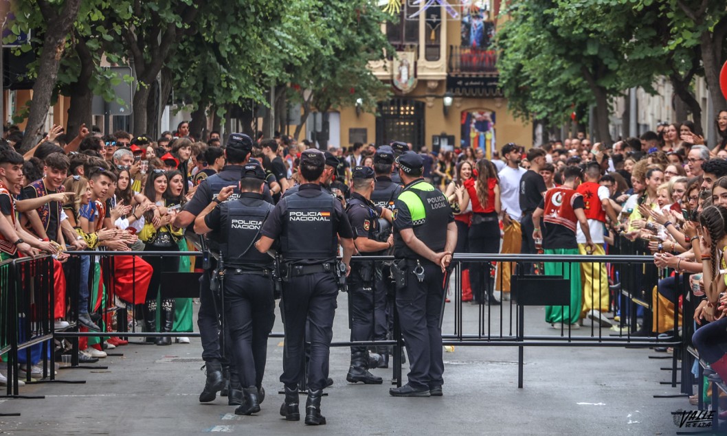 La Entrada de Bandas hizo récord con 16.000 personas La Entrada de Bandas hizo récord con 16.000 personas