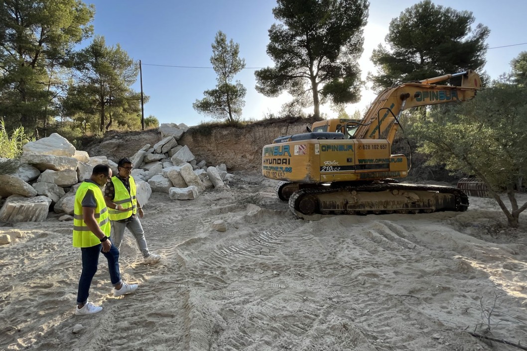 Petrer construye un muro de contención en el camino de la Almadraba Petrer construye un muro de contención en el camino de la Almadraba