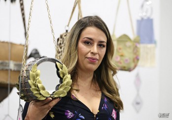 Un bolso de inspiraci&oacute;n griega gana los Premios Model 2018