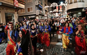 El alumbrado de Moros y Cristianos estar&aacute; instalado para las Entradicas