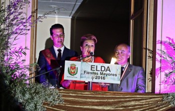 Elisa Beltr&aacute;n inici&oacute; las Fiestas Mayores con un preg&oacute;n protagonizado por la devoci&oacute;n de Elda por sus patronos