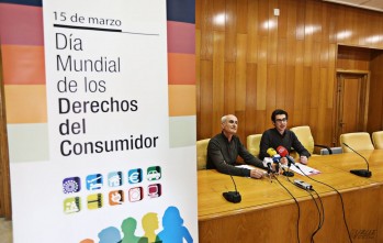 La telefon&iacute;a m&oacute;vil sigue encabezando las quejas del consumidor eldense en 2015