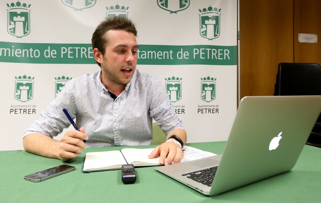 Petrer contratará a 45 jóvenes desempleados con una subvención de 730.000 euros Petrer contratará a 45 jóvenes desempleados con una subvención de 730.000 euros
