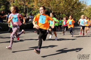 Cientos de ni&ntilde;os participan en la 18&ordf; Milla Escolar de Elda