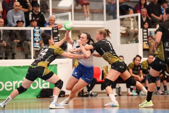 Victoria del Elda Prestigio, pero no es suficiente para evitar el playdown (26-27)