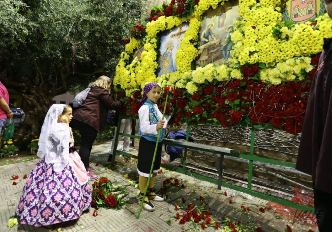Tributo floral de las Fallas a los Santos Patronos Tributo floral de las Fallas a los Santos Patronos