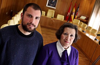 Izquierda Unida dona a Aspanion las dietas recibidas por el pleno de enero