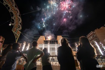Los Moros y Cristianos de Elda celebran la Declaraci&oacute;n de Inter&eacute;s Tur&iacute;stico Internacional