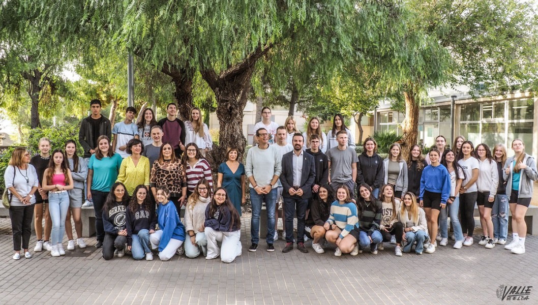 El IES Monastil da la bienvenida a 17 estudiantes alemanes gracias al programa europeo becas Erasmus El IES Monastil da la bienvenida a 17 estudiantes alemanes gracias al programa europeo becas Erasmus