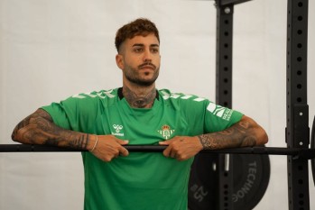 El Eldense anuncia el fichaje de V&iacute;ctor Camarasa