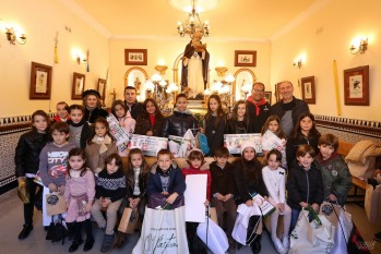Los peque&ntilde;os recogen los premios del 7&ordm; Concurso de dibujo sobre San Ant&oacute;n de Valle de Elda