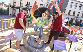 La Polic&iacute;a Local devuelve un ninot robado de la Falla Oficial