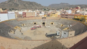 Contin&uacute;an los trabajos de reforma de la Plaza Toros