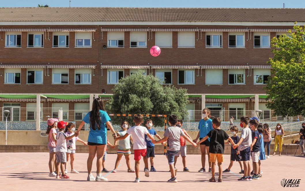 La Escuela de Verano de Educación ofrecerá 600 plazas en Petrer La Escuela de Verano de Educación ofrecerá 600 plazas en Petrer