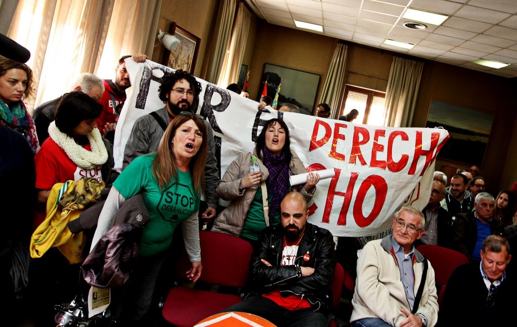 La Plataforma de Afectados por la Hipoteca toma parte del protagonismo del pleno La Plataforma de Afectados por la Hipoteca toma parte del protagonismo del pleno