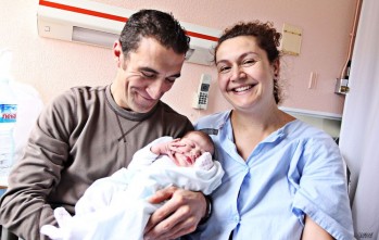 Sof&iacute;a es el primer beb&eacute; de 2016 nacido en Elda