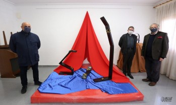 Jos&eacute; Mateos expone un nacimiento minimalista en San Pascual