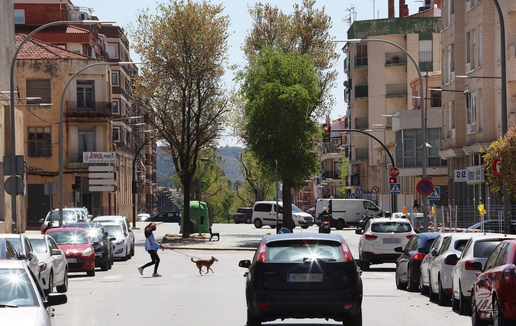 La avenida Felipe V de Petrer se renovará para hacerla más cómoda a los viandantes La avenida Felipe V de Petrer se renovará para hacerla más cómoda a los viandantes