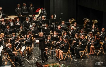 Acompa&ntilde;a a la AMCE Santa Cecilia en su concierto en el ADDA este domingo