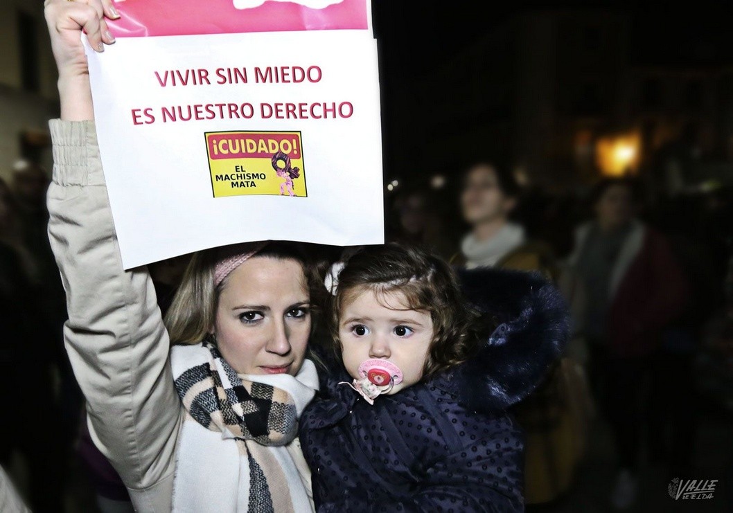 Elda se manifiesta ante el asesinato de Jessyca Elda se manifiesta ante el asesinato de Jessyca