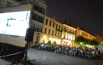 Multitudinaria despedida a las noches de &ldquo;Cine a la Fresca&rdquo;